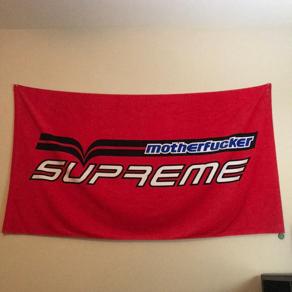 SUPREME Beach towel
